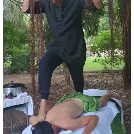 Masaje Ayurvédico Chavutti Thirumal